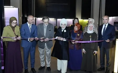 Emine Erdoğan, Kahramanmaraş’ta bulunan 40 el yazmasının yer aldığı ‘Saklı Kalanlar’ sergisinin açılışını yaptı