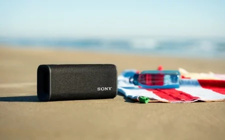 Sony’den dış mekanlara özel hoparlör serisi: ULT Field 3 ve 5 taşınabilir powerbank özellikli ses bombaları tanıtıldı