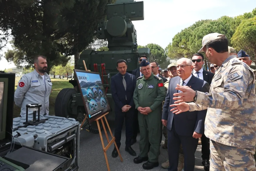 Milli Savunma Bakanı Yaşar Güler İzmir’de Hava ve Füze Savunma Simülatör Merkezi'nin açılışına katıldı