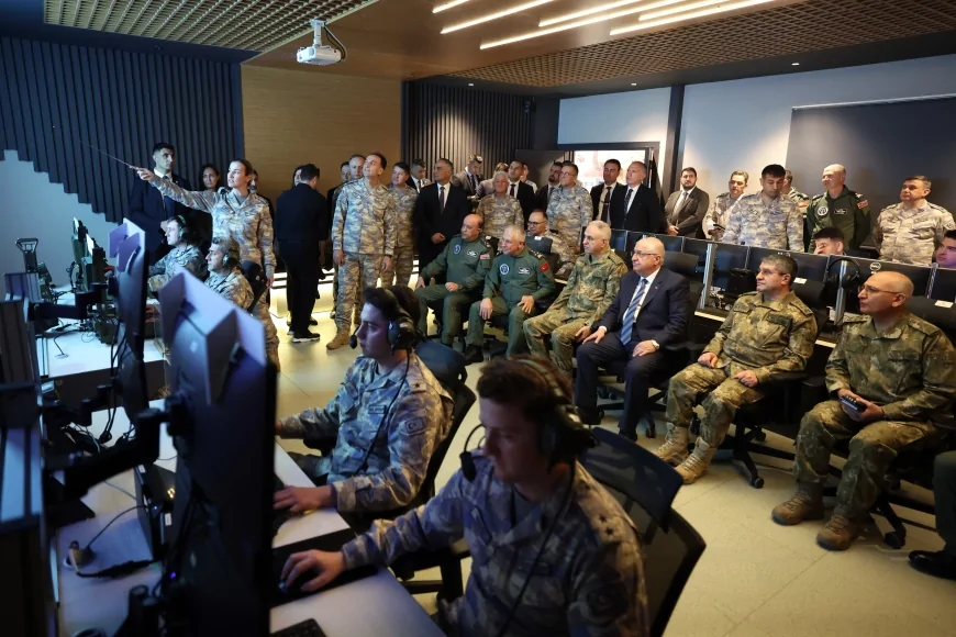Milli Savunma Bakanı Yaşar Güler İzmir’de Hava ve Füze Savunma Simülatör Merkezi'nin açılışına katıldı