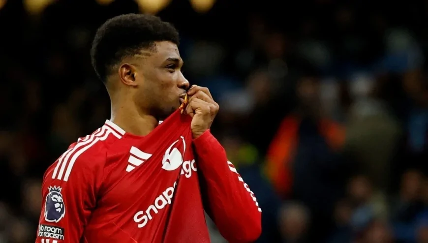 Manchester United'dan 4-2'den geri dönüşle tarihi zafer: Lyon'u 5-4 mağlup etti
