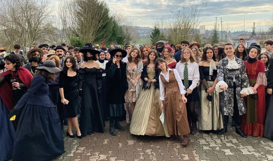 Türkiye’nin En Büyük Edebiyat Festivali İstanbul’da Başladı: 40 Yazar, 7 Gün, 50 Etkinlik