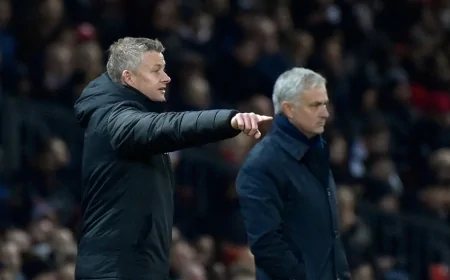 Mourinho'dan Beşiktaş derbisine üçlü savunma ve çift forvet hamlesi: Kadıköy’de presli oyun planı