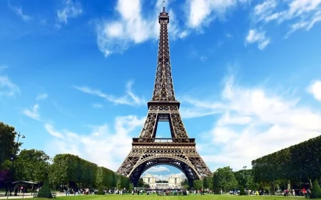 Sıcak Havalarda Eiffel Kulesi Uzuyor: Yaz Aylarında 15 Santimetreye Kadar Büyüyor