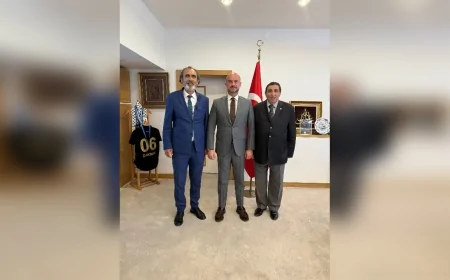 DHMİ Başkanı Enes Çakmak'a anlamlı ziyaret: 'Türkiye hava sahasında tarihi başarılar kaydediyor'