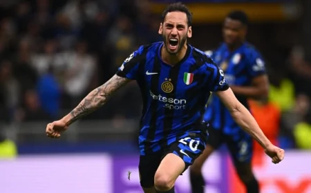 UEFA Şampiyonlar Ligi'nde Hakan Çalhanoğlu'ndan Barcelona ağlarına kritik penaltı golü