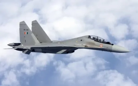 Hindistan’dan eş zamanlı füze saldırıları: Pakistan iki savaş uçağını düşürdü