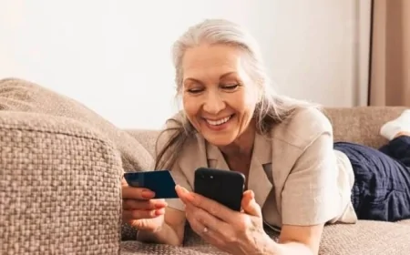 Demans Riskini Yarıdan Fazla Azaltıyor: Teknoloji Kullanımı Yaşlılıkta Beyni Koruyabilir