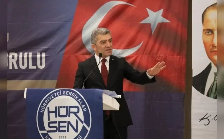 Hürriyetçi Eğitim Sen Genel Başkanı Levent Kuruoğlu: 'Lozan'ın yerine Sevr'i koymak isteyenler milletin iradesine saldırıyor'