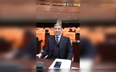 AK Parti'li Zafer Sırakaya: '19 Mayıs, gençliğe güvenin ve milli dirilişin simgesidir'