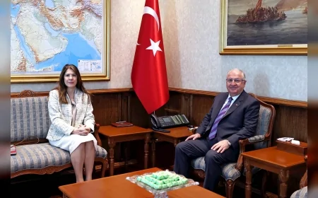 Bangkok’a Atanan Jülide Kayıhan, Milli Savunma Bakanı Yaşar Güler’le Bir Araya Geldi