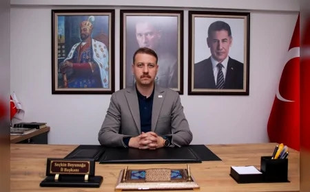 Türkiye İttifakı İzmir İl Başkanı Seçkin Boyunağa: 'İzmir hizmet bekliyor, liyakatsizler tazminatla gönderilmeli'