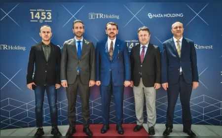 MEGA 1453 Lansmanında Dikkat Çeken Buluşma: Gazi Ercüment Tekin Yeni Yönetimiyle Katıldı