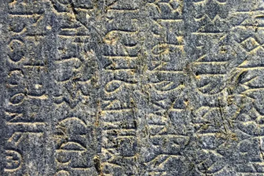 Türklerin İlk Yazılı Belgesi Olan Göktürk Alfabesi Nasıl Keşfedildi
