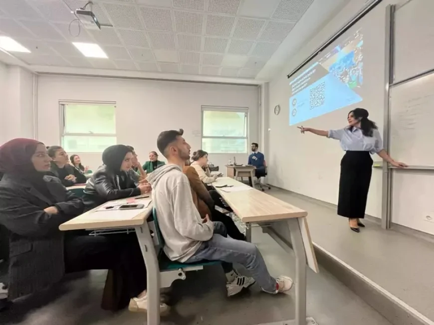 Uzaktan Eğitimde Yeni Dönem: Üniversiteler Hologram Öğretmenleri Sınıflara Taşıyor