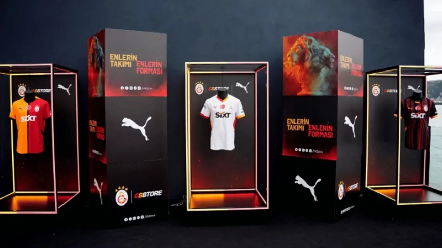Galatasaray Başkanı Özbek'ten TFF Başkanı Şahin'e sürpriz forma hediyesi