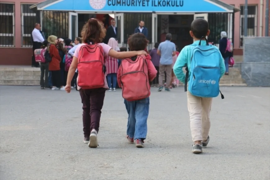 Türk okulu Almanca olimpiyatlarını domine etti: Öğrenci ve öğretmenlerden çifte zafer