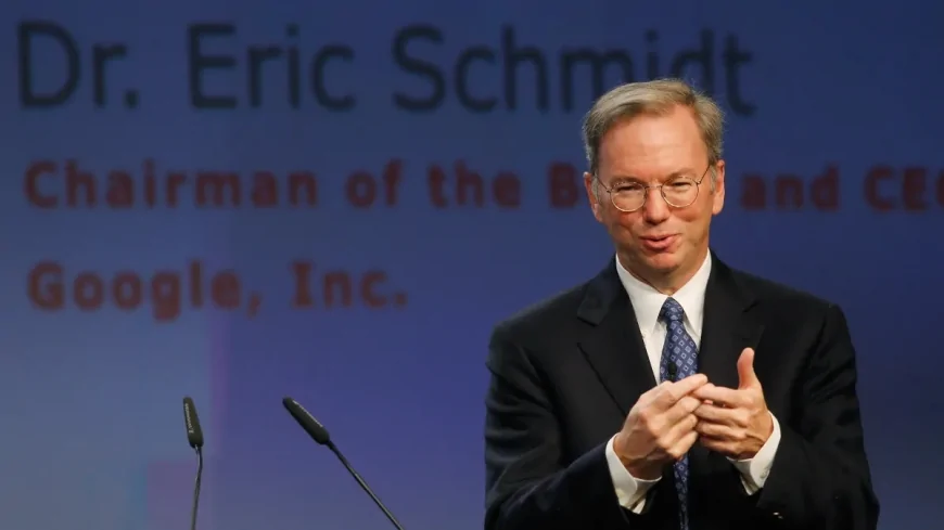 Yapay zeka için çılgın enerji planı: Eric Schmidt, veri merkezlerini uzaya taşımak istiyor