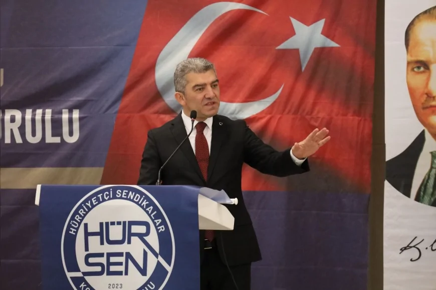 Hürriyetçi Eğitim Sen Genel Başkanı Levent Kuruoğlu: 'Lozan'ın yerine Sevr'i koymak isteyenler milletin iradesine saldırıyor'