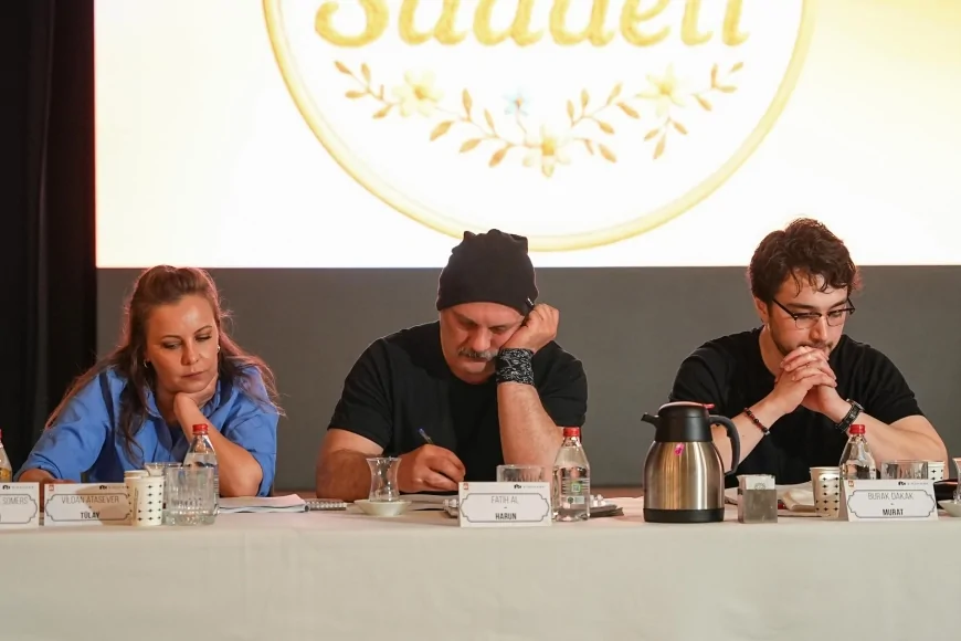 Ünlü İkili Burak Aksak ve Selçuk Aydemir'den Yeni Komedi Dizisi 'Aile Saadeti' atv Ekranlarına Geliyor
