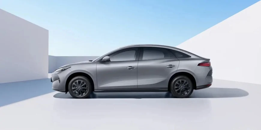 BYD’nin Yeni Sedanı e7 Showroomlarda: Tesla Model 3 Boyutunda, Fiyatıyla Rakiplerine Gözdağı Veriyor