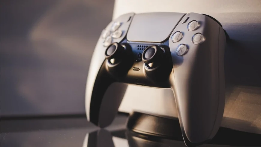 Sony, PS5 satışlarında sert düşüş yaşadı: Donanım kaybı yazılımla telafi ediliyor