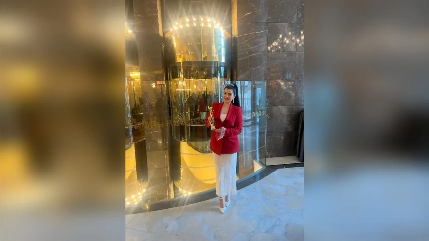 Reyhan Kancan, Azerbaycan’da 'Türkiye'nin Başarılı Ressamı' ödülünü aldı: 'Sanatla kurduğum bağın bir yansıması'