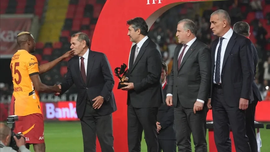 TFF Başkanı Hacıosmanoğlu: 'Galatasaray'a şampiyonluk kupasını ben vereceğim'