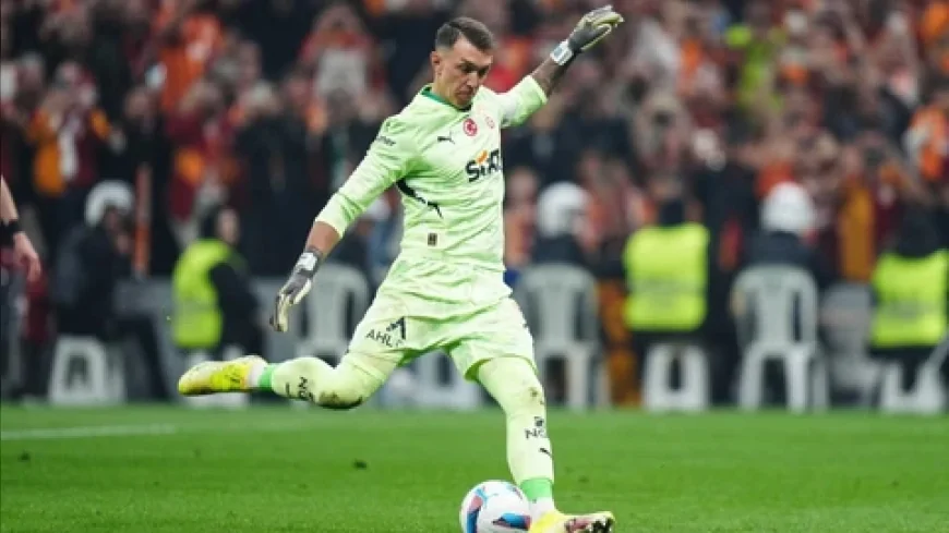 Tümer Metin'den Muslera'nın penaltı golüne tepki: 'Sevincin yoksa neden attın?'
