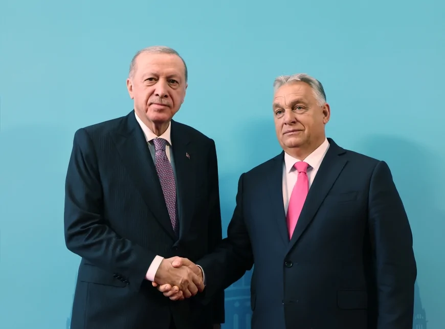 Macaristan’da Liderler Arasında Sıcak Diyalog: ‘Torunlar da Eşitlendi, Gelecek Sağlam’
