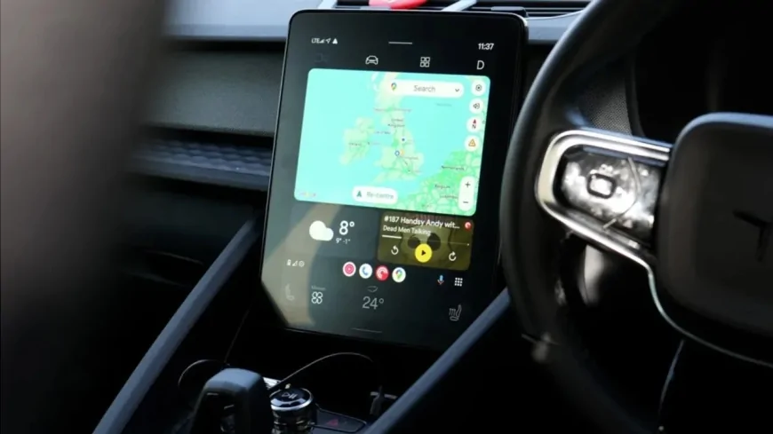 Android Auto 14.3 yayında: Google, Gemini geçişi ve yeni tasarım için düğmeye bastı