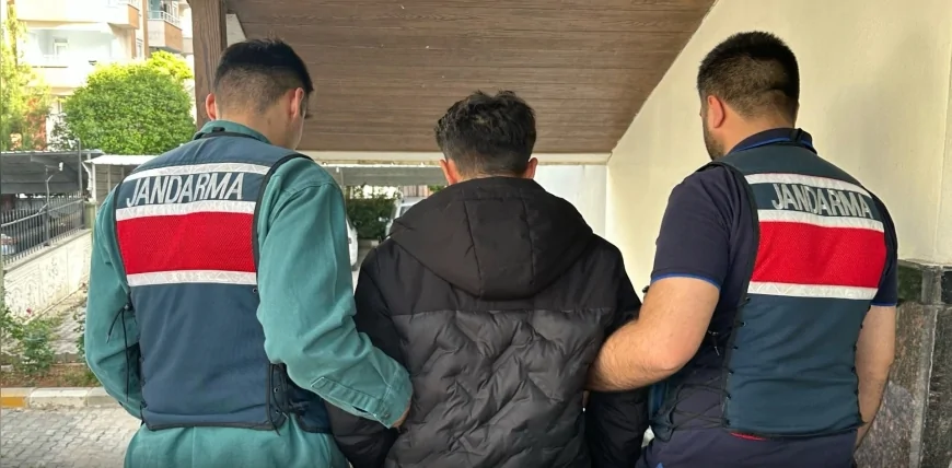 1,7 Milyar TL'lik Para Trafiği Takibe Takıldı: 4 Dolandırıcılık Şebekesi Çökertildi, 64 Şüpheli Gözaltında