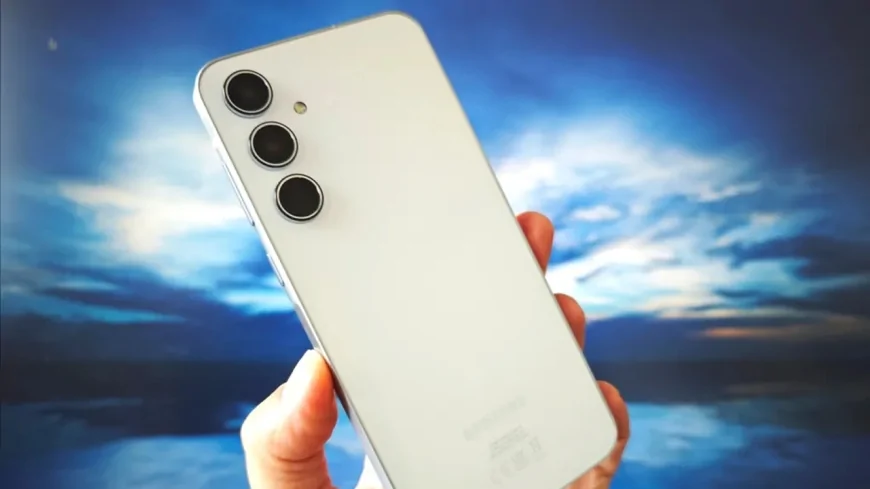 Galaxy A55 için Android 15 tabanlı One UI 7 güncellemesi Avrupa'da yayınlandı