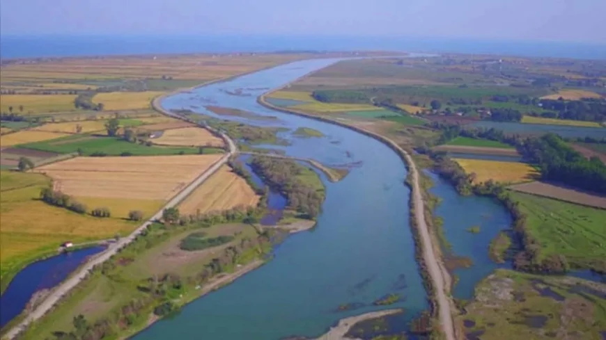 Türkiye'nin en uzun nehri Kızılırmak, Sivas'tan doğup Karadeniz'e ulaşıyor