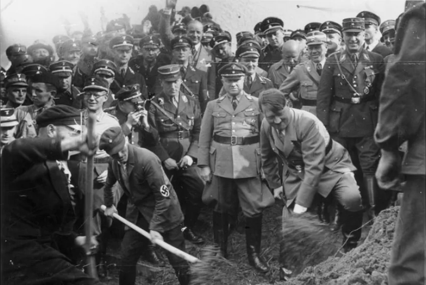 Nazi Almanyası'nın çöküşü: Milyonların ölümüne yol açan rejim 1945'te teslim oldu