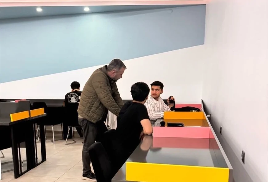 Pursaklar'da Millet Kıraathanelerinde Gece Ders Çalışan Gençlere Moral Ziyareti