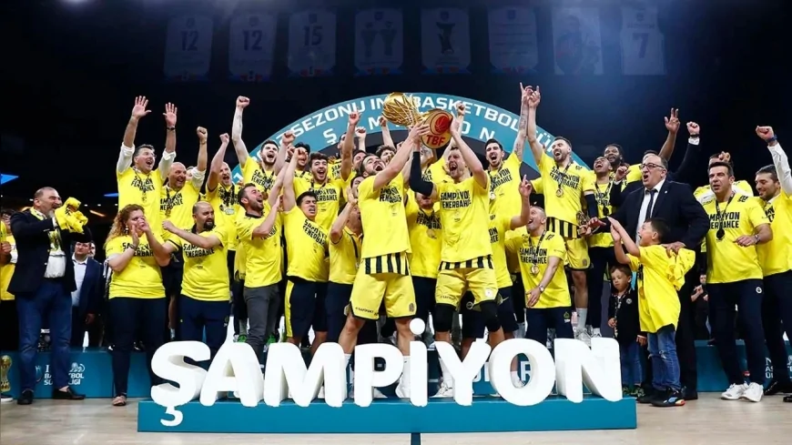 Fenerbahçe, EuroLeague’de 8 yıl sonra yeniden zirvede: Tarihi zaferle ikinci kez şampiyon