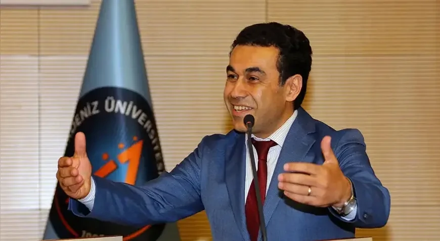 10 Yıl Profesörlük Maaşı Aldı, Kitabının Neredeyse Tamamı Kopya Çıktı!