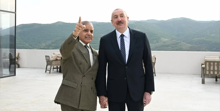 Azerbaycan ve Pakistan liderleri Laçin'de kritik görüşmede bir araya geldi
