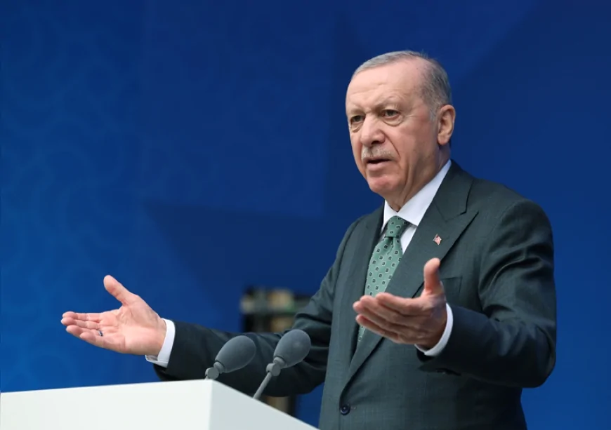 Erdoğan, İstanbul’un Fethi’nin 572’nci Yıldönümünde Fatih Sultan Mehmet’i Andı: 'Çağ kapatıp çağ açan bir zafer'