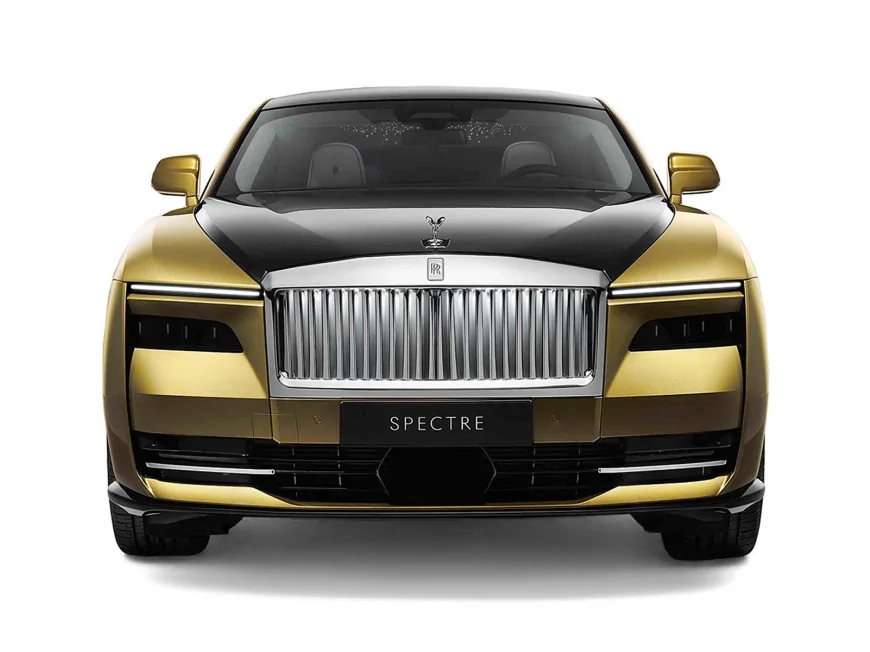 Üçlü Lüks Sürüş Deneyimi: Rolls-Royce Ghost Series II Türkiye'de Tanıtıldı
