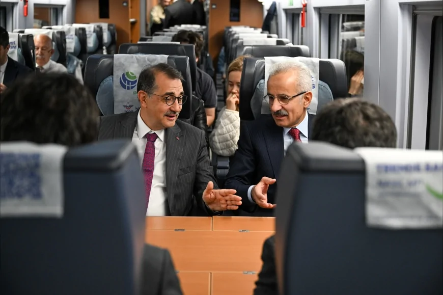 Ankara'dan Eskişehir'e hızlı trenle: TÜRASAŞ araçları teslim ediliyor, lojistik merkezi temeli atılıyor