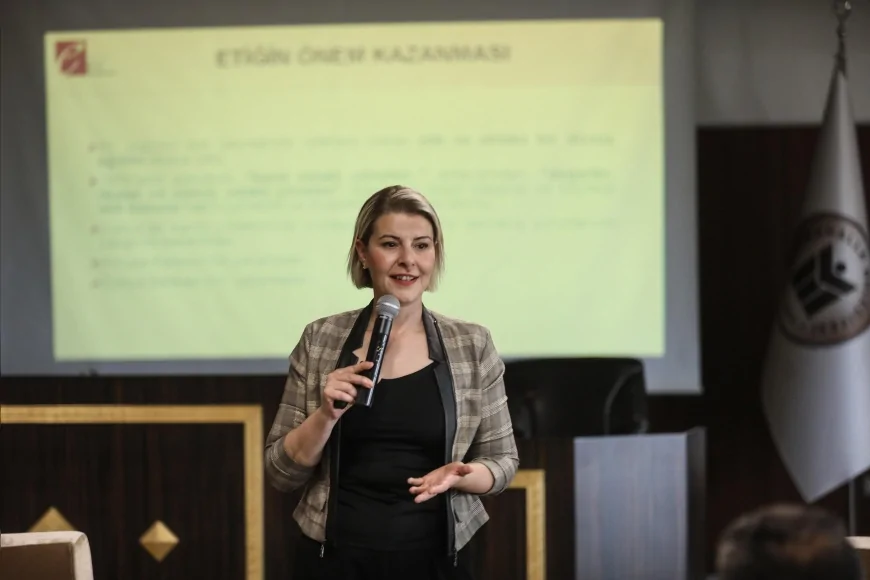 Yenimahalle Belediyesi'nde 'Kamuda Etik' eğitimiyle personel bilinçlendiriliyor