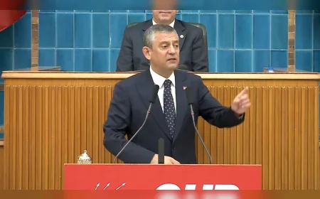 Özgür Özel'den sert çıkış: 'Emeklinin ikramiyesiyle artık sadece bir but alınıyor'