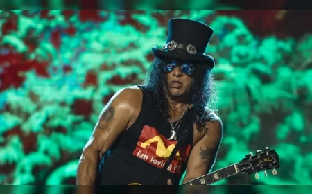 32 Yıl Sonra Türkiye'de Sahne Alan Guns N' Roses'tan Katledilen Genç İçin Duygusal Anma