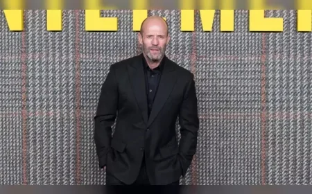 Hollywood yıldızı Jason Statham ailesiyle birlikte Antalya'da görüntülendi