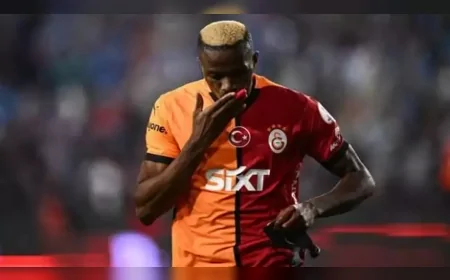 Galatasaray'dan Osimhen'e 15 milyon euroluk teklif: İstanbul'da kalabilir
