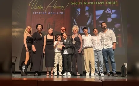 2024-2025 Üstün Akmen Tiyatro Ödülleri sahiplerini buldu: Gecede Merve Dizdar ve Erdem Kaynarca öne çıktı