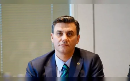 Manisa Büyükşehir Belediye Başkanı Ferdi Zeyrek hayatını kaybetti