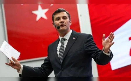 Manisa Büyükşehir Belediye Başkanı Ferdi Zeyrek'in ölümü siyaset dünyasını yasa boğdu